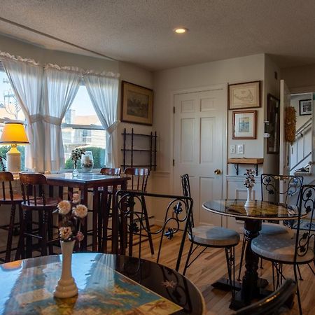 A Cape Cod Ocean Manor Inn Хианнис Экстерьер фото
