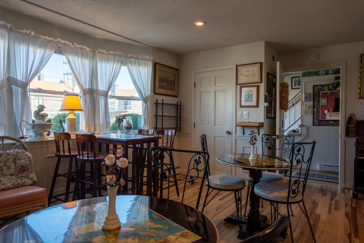 A Cape Cod Ocean Manor Inn Хианнис Экстерьер фото