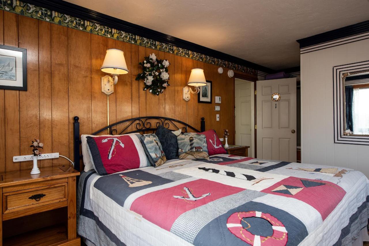 A Cape Cod Ocean Manor Inn Хианнис Экстерьер фото
