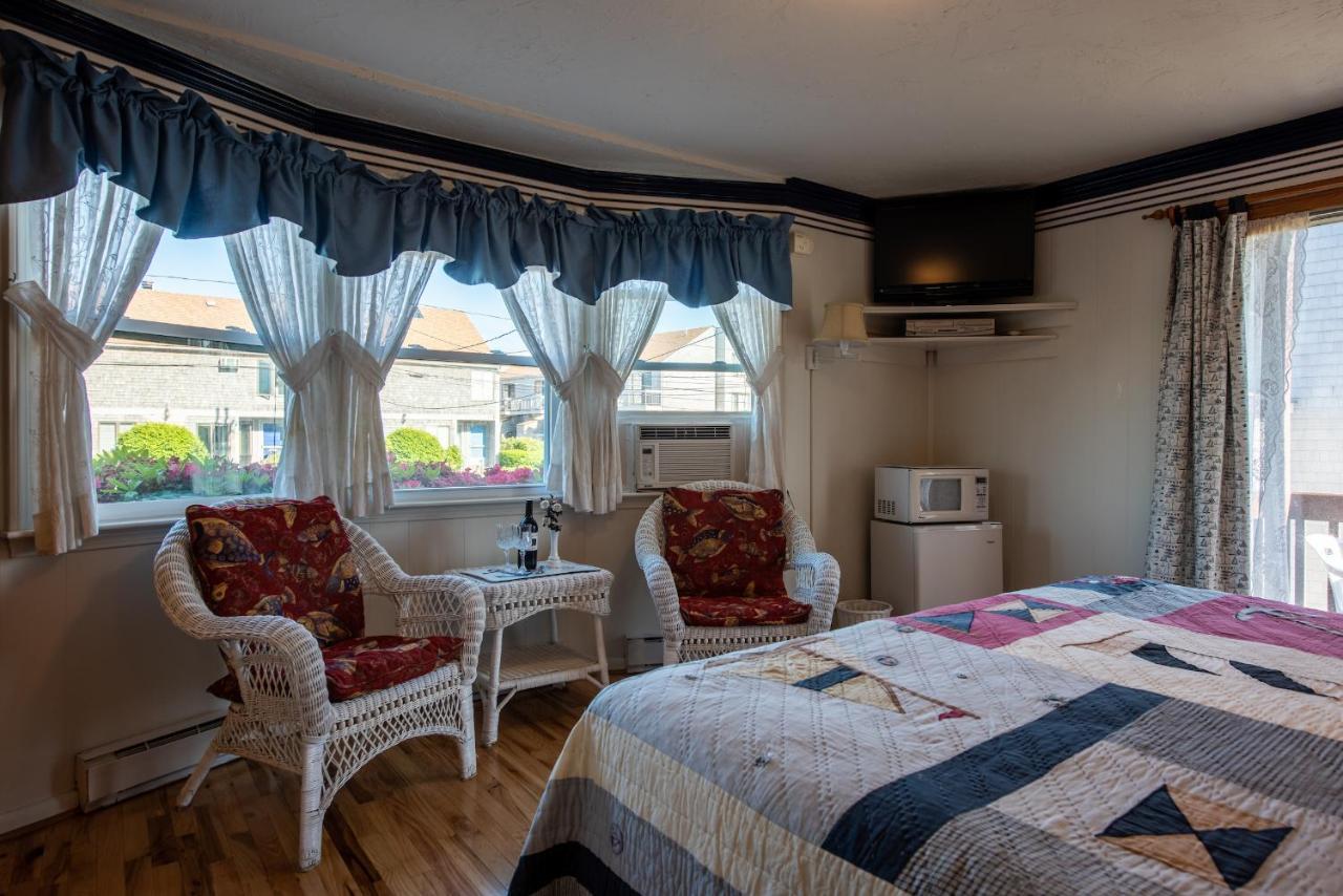 A Cape Cod Ocean Manor Inn Хианнис Экстерьер фото
